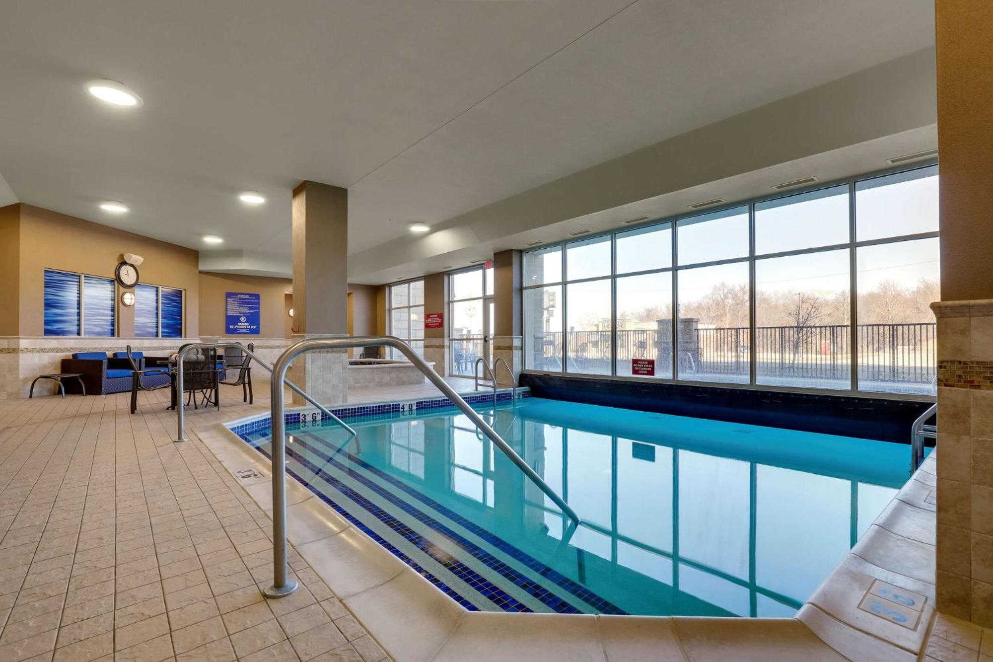 מאונט ורנון Drury Plaza Hotel Mt Vernon מראה חיצוני תמונה