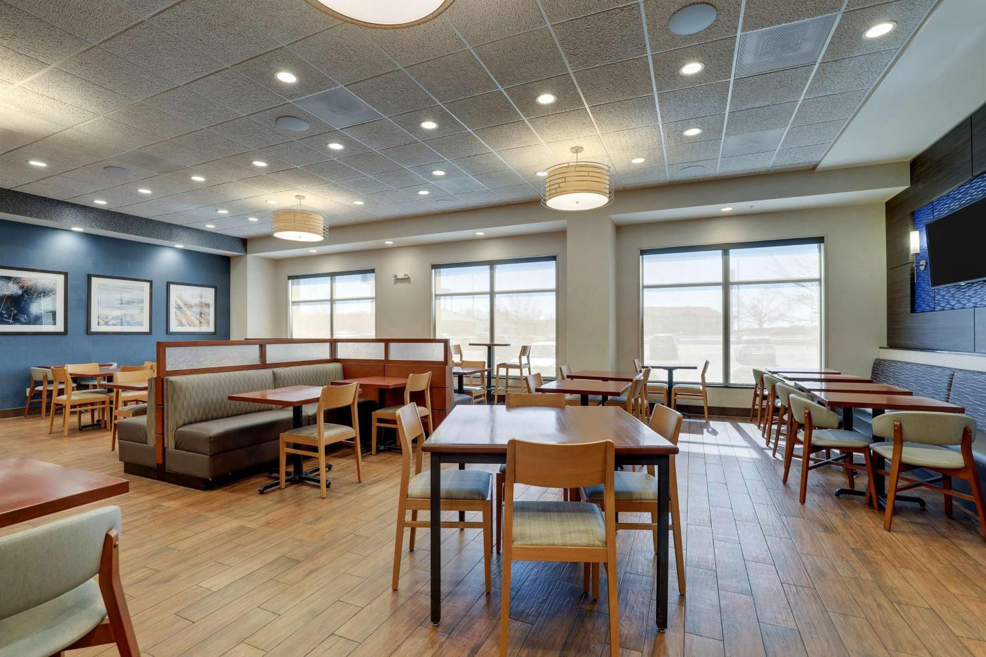 מאונט ורנון Drury Plaza Hotel Mt Vernon מראה חיצוני תמונה